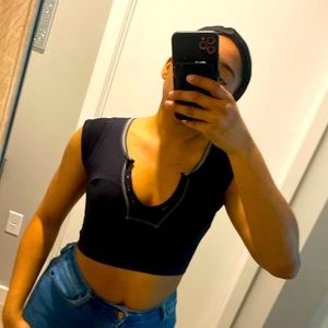 Black top size small